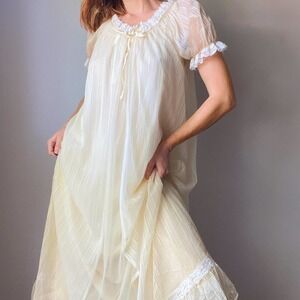 Vintage Tosca Lingerie Cream Chiffon Maxi Nightgown w/ Matching Robe Set